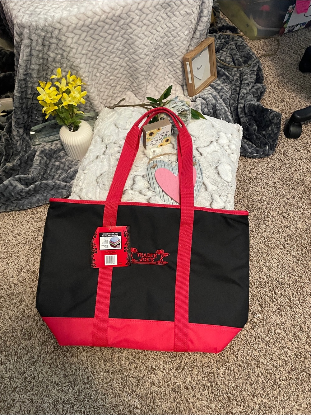 💥 NWT TRADER JOE’S Oversized Large INSULATED RED Embroidered Double handled Bag